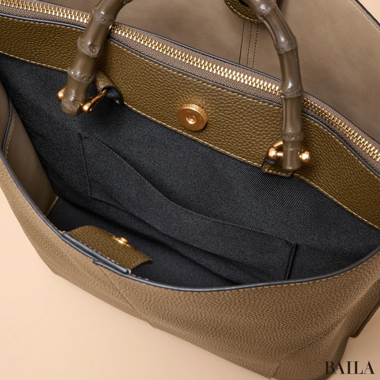 ロペ エポール BAMBOO BAG Large 内側のフラップポケット②