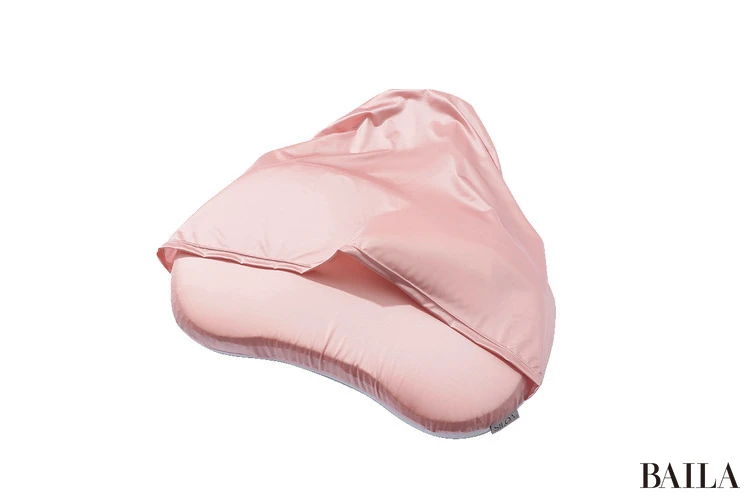 ナイトキャップいらずの特大フードつき枕