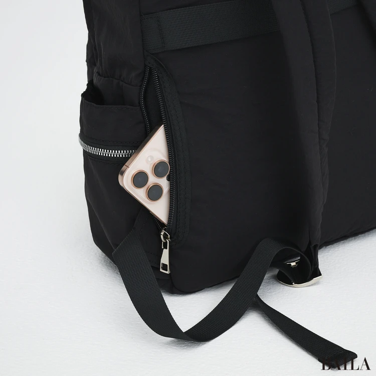 カシュカシュ リュック 背面ポケット