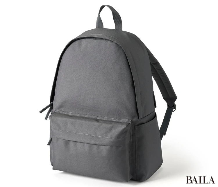 「無印良品」の撥水リュック グレー