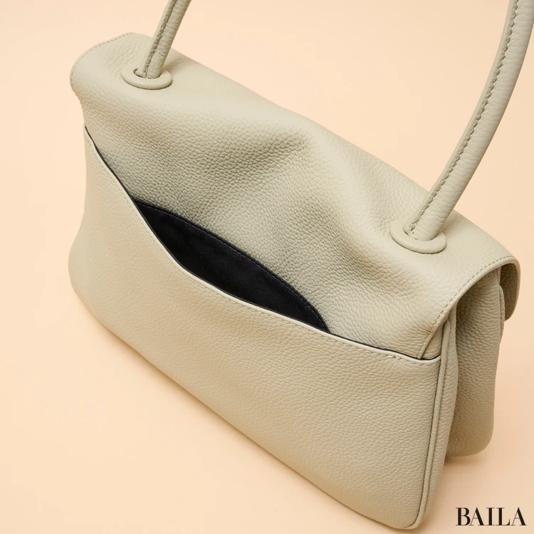 VASIC（ヴァジック）　CAST MINI　外側のポケット