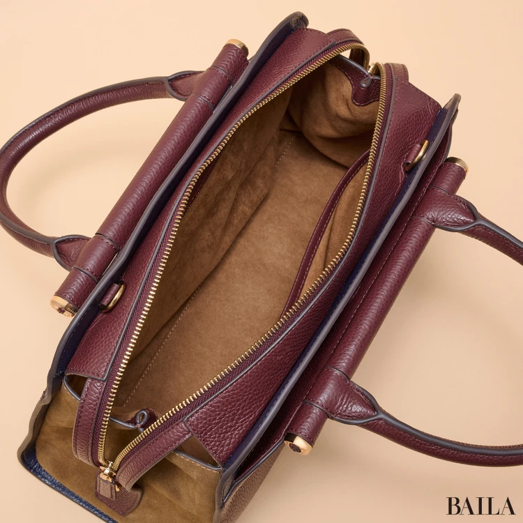 COLE HAAN(コール ハーン) キャサリン ミディアム サッチェル ファスナーを開けた様子