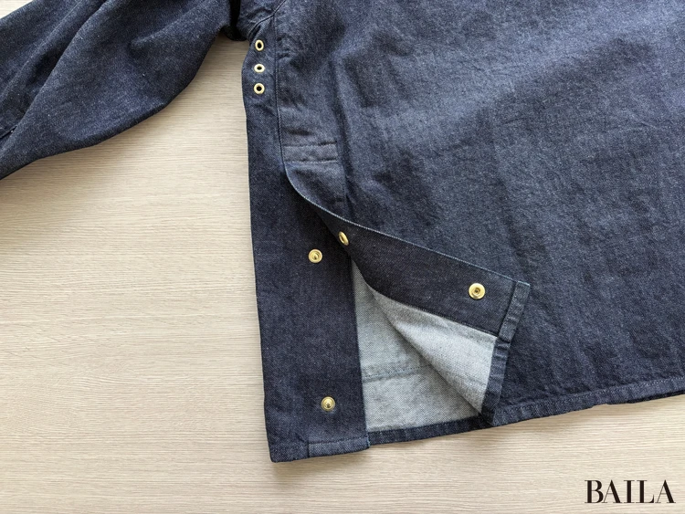 背面のスリット