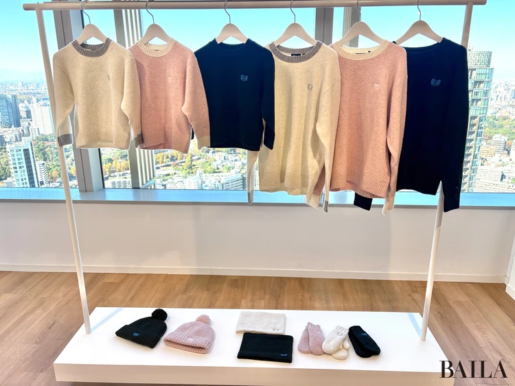 スフレヤーンクルーネックセーター(¥2990)/KAWS WINTER(ユニクロ)