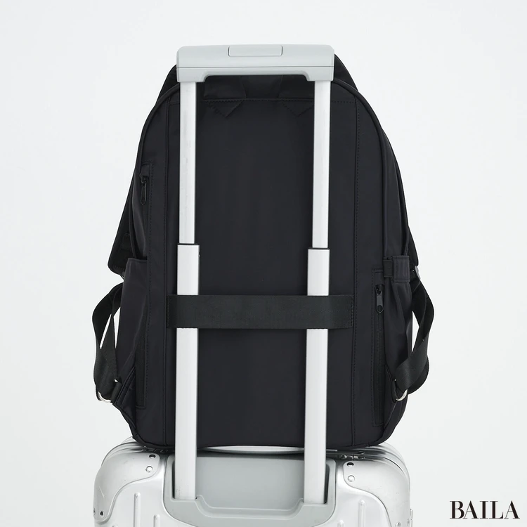 洋服の青山　リュック　背面