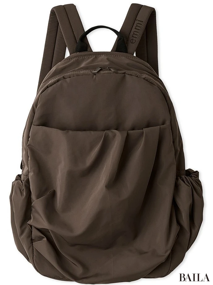 エミ 撥水ギャザーリュック ブラウン