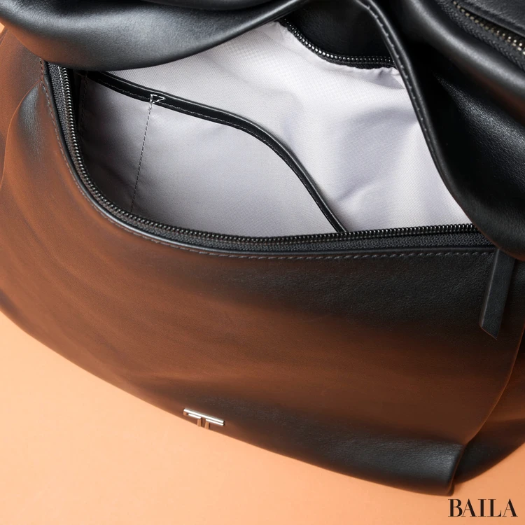 トゥミ VOYAGEUR「ホランド」バックパック フロントポケットの内装