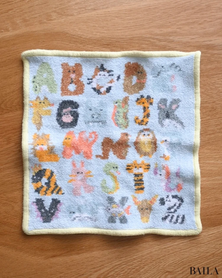 フェイラーのタオルハンカチ　エービーシーズーのデザイン