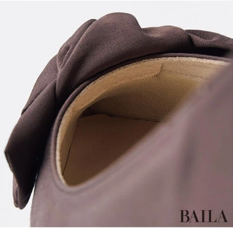 つま先があたる部分はクッション性がある