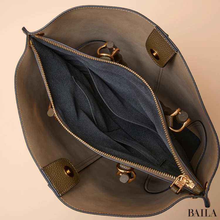 ロペ エポール BAMBOO BAG Large 中央スペースの内側