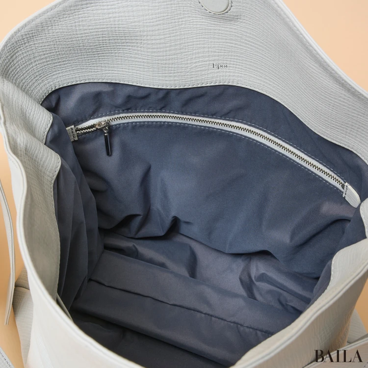 エポイ タック ワンショルダーバッグ 内側のファスナーポケット