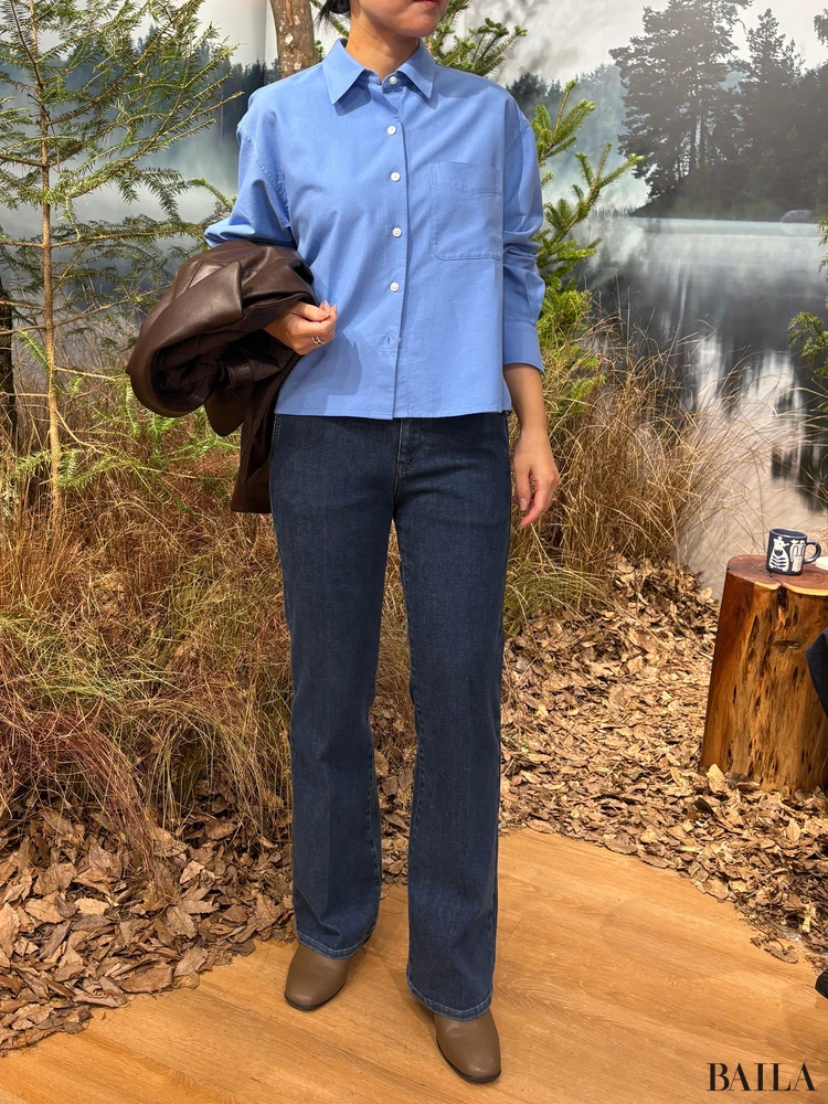 「オックスフォードシャツ」「スリムフレアトラウザージーンズ」