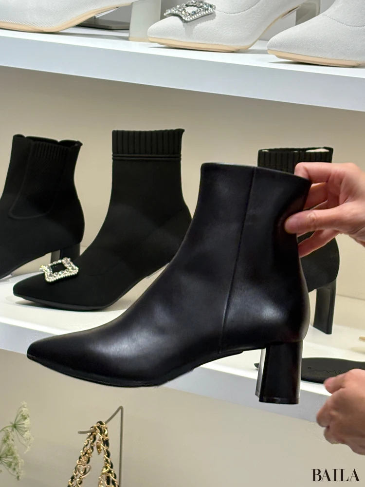 ダイアナのショートブーツ