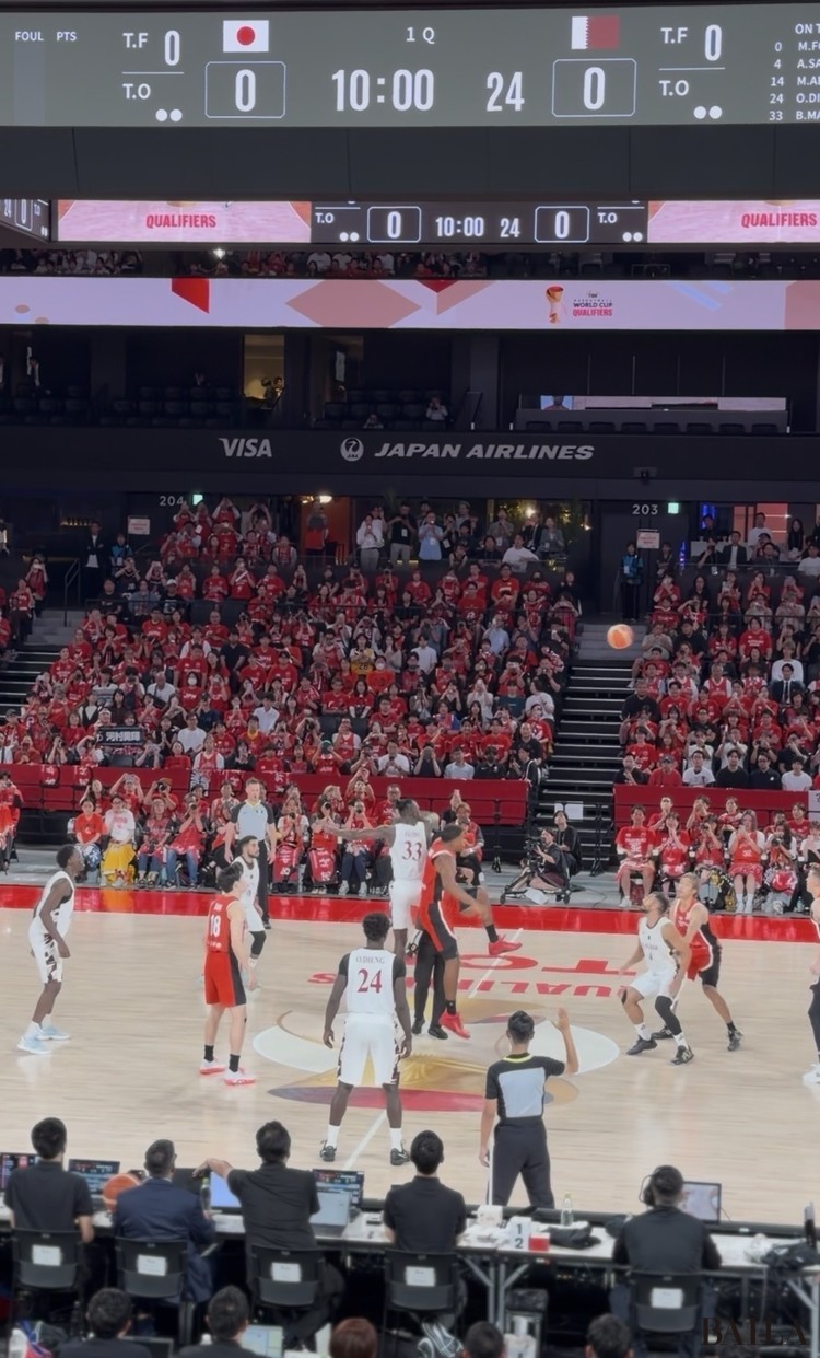 男子バスケ日本代表のWindow4、カタール代表戦、八村塁選手のTIPOFFシーン。TOYOTA ARENA TOKYO3階席中段からの眺め