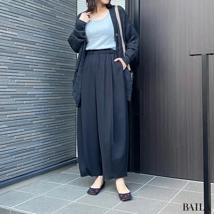 カレンソロジーのカーヴィパンツ着用