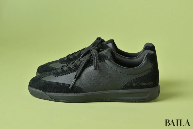 コロンビア　防水スニーカー　サイドから見た様子