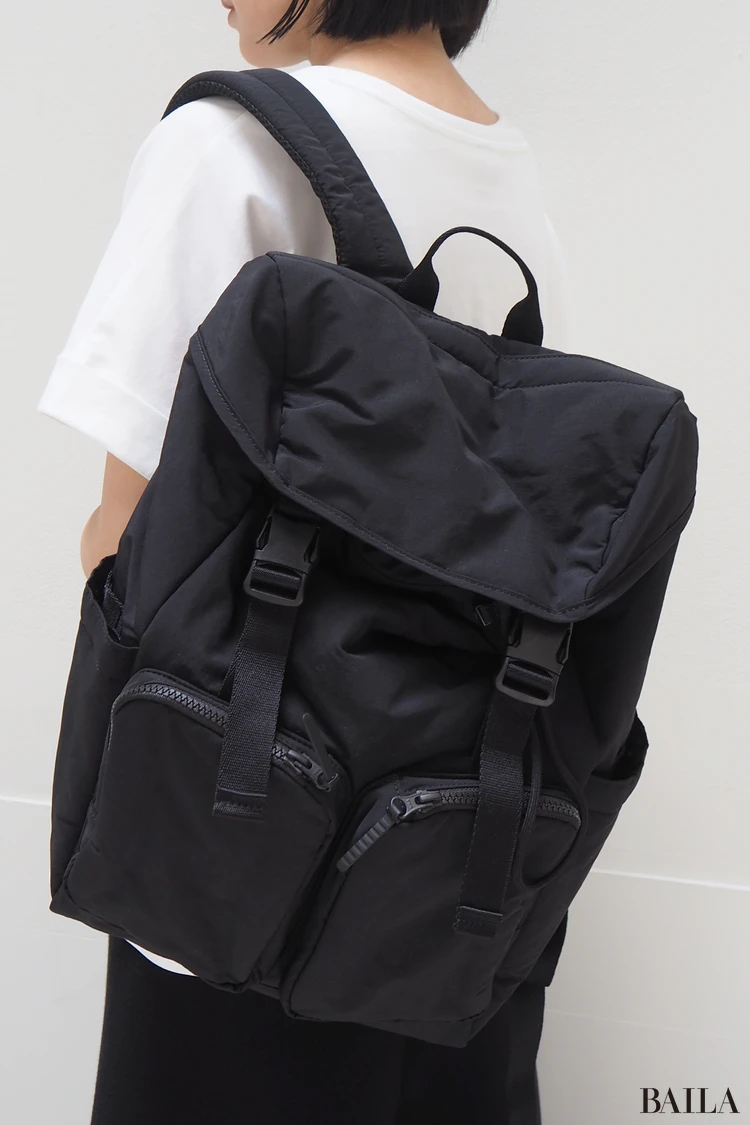 「マルチポケットバックパック」(¥4990)