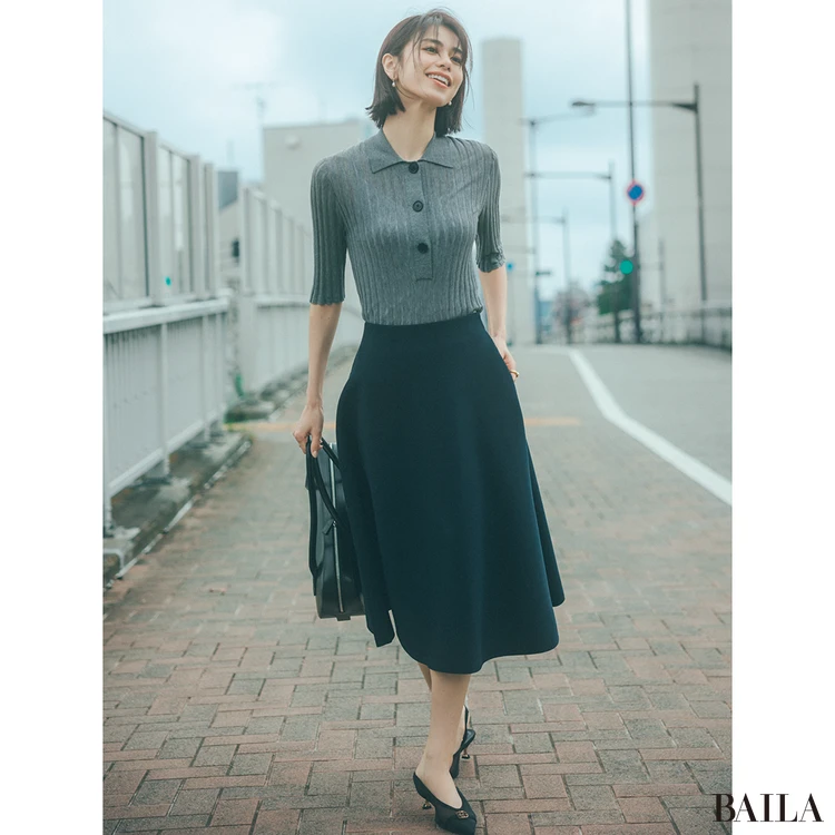ポロニットはきちんと見せたいお仕事シーンで大活躍【BAILA今日のコーデ】