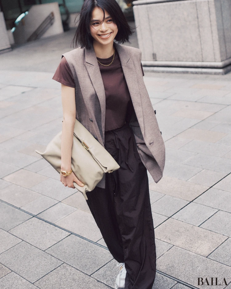 ジレがあればハイセンスなきれいめコーデが簡単【BAILA今日のコーデ】