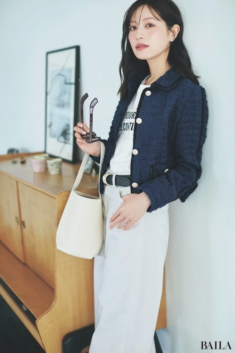 シックなツイードジャケットでつくるきれいめカジュアル