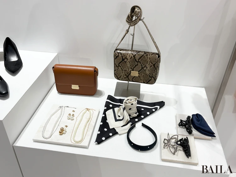 GU秋のバッグ、スカーフ