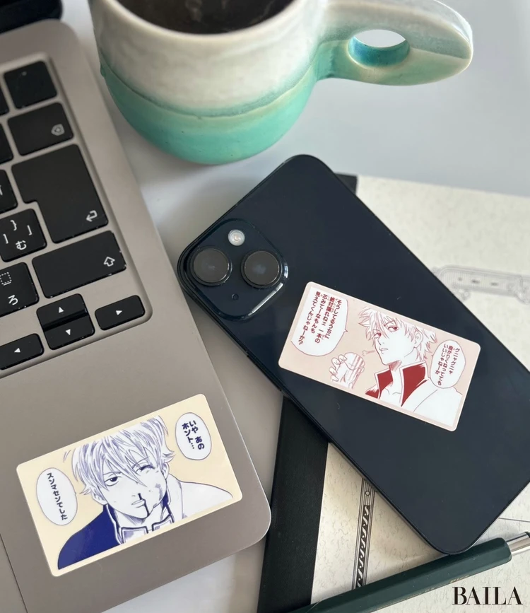 BAILA2・3月合併号付録銀魂ステッカーをPCとスマホに貼った様子