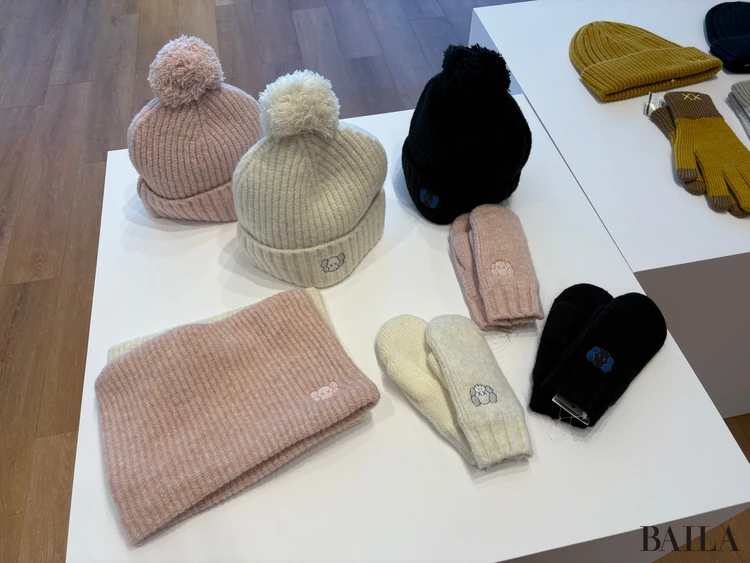 KAWS WINTER(ユニクロ) キッズ 小物