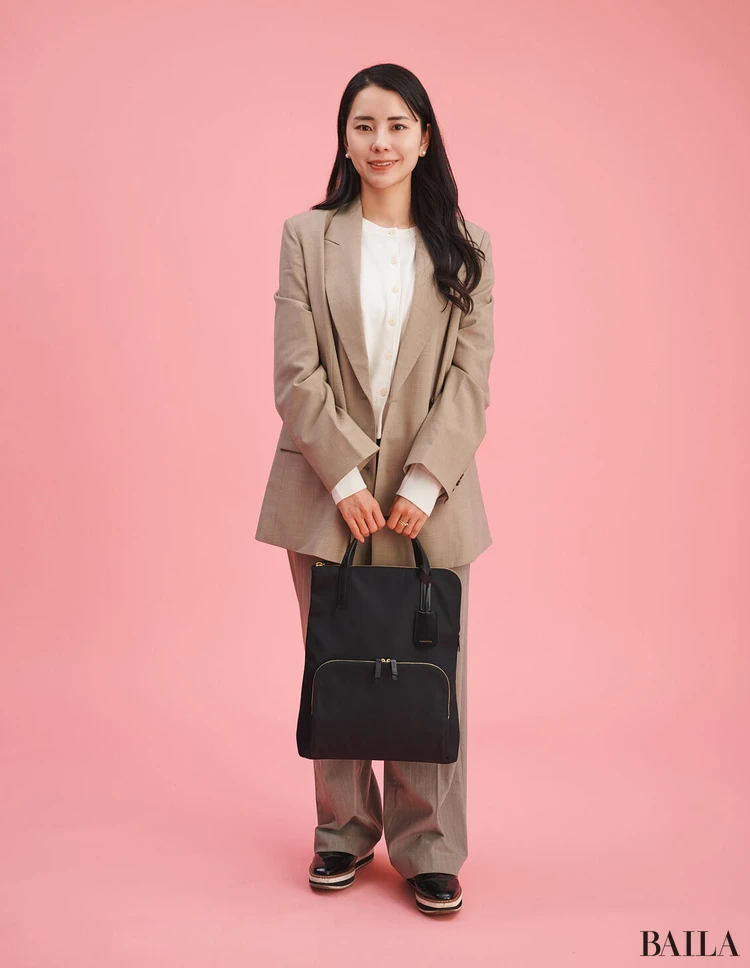 銀座かねまつ リュック 着用感 ハンドバックとして持った様子