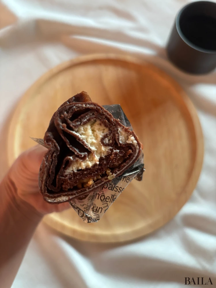 シーキューブ ローソン ウチカフェコラボ ティラミススイーツ くちどけティラミスクレープ 断面