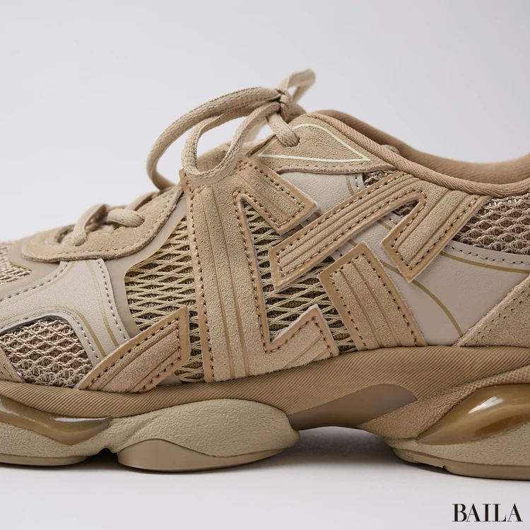 オニツカタイガーのスニーカー ベージュスニーカー TIGRUN