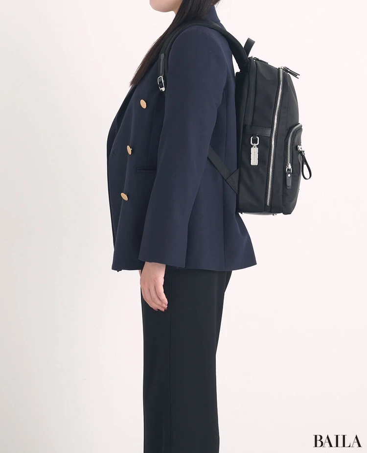 アタオ　防水ビジネスリュック　SOU！(ソウ)　着用感　サイド