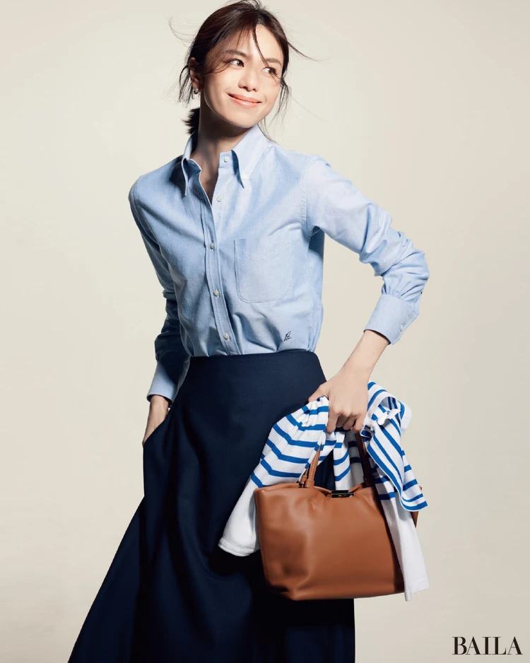 名品シャツで通勤スタイルに自信!【BAILA今日のコーデ】