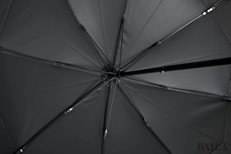サンバリア100の日傘　骨にグラスファイバーを採用