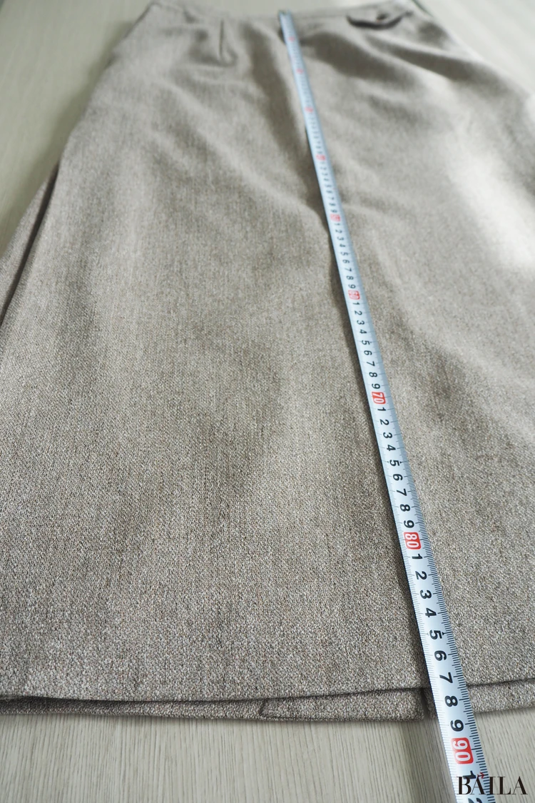総丈：約87cm　青山商事　スーツスクエア　CHANTOWA サイドタックスカート　￥13090　ベージュ　サイズ38　162cm