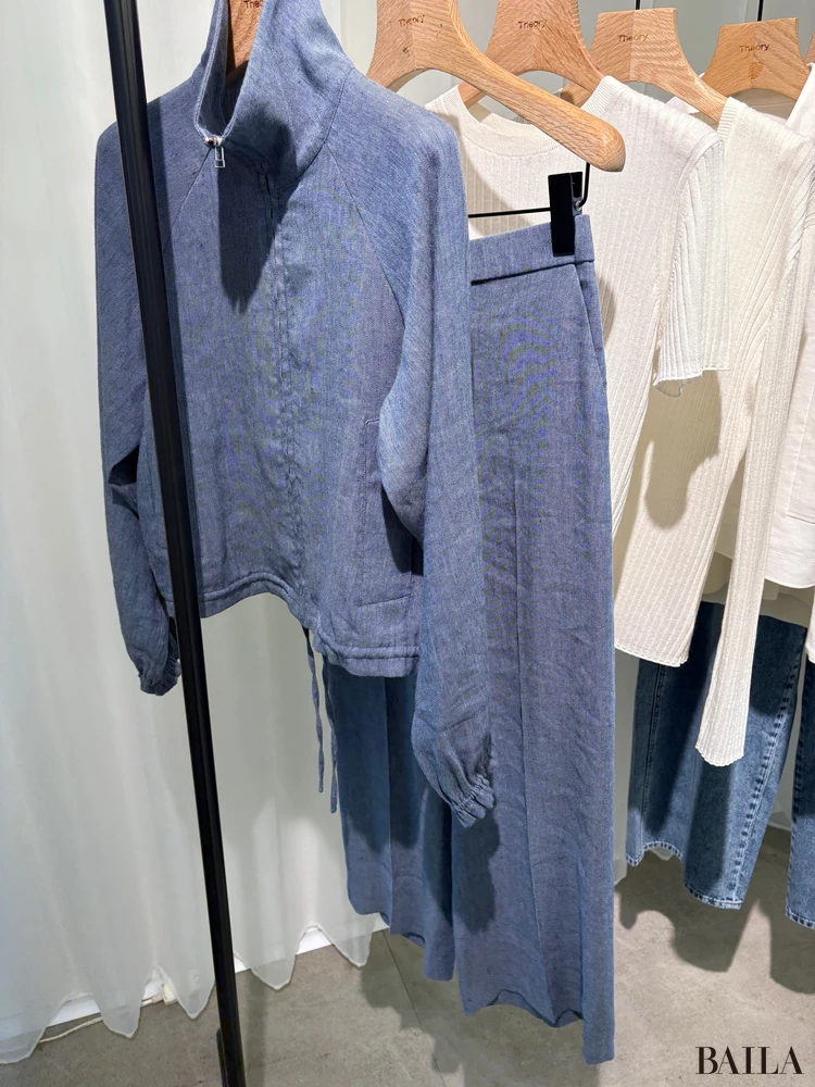 デニムのようなセットアップ