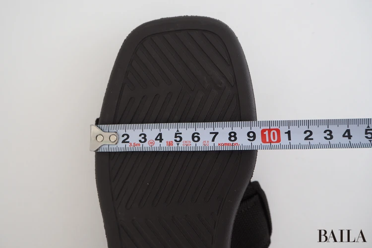 幅(親指のつけ根あたり):約9.5cm