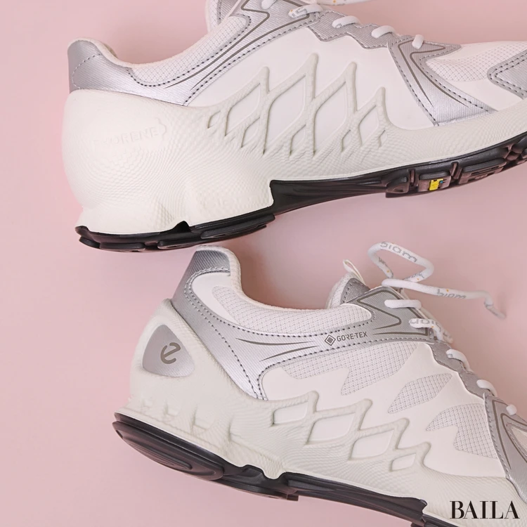 ECCO BIOMAEX 白スニーカー ゴアテックス