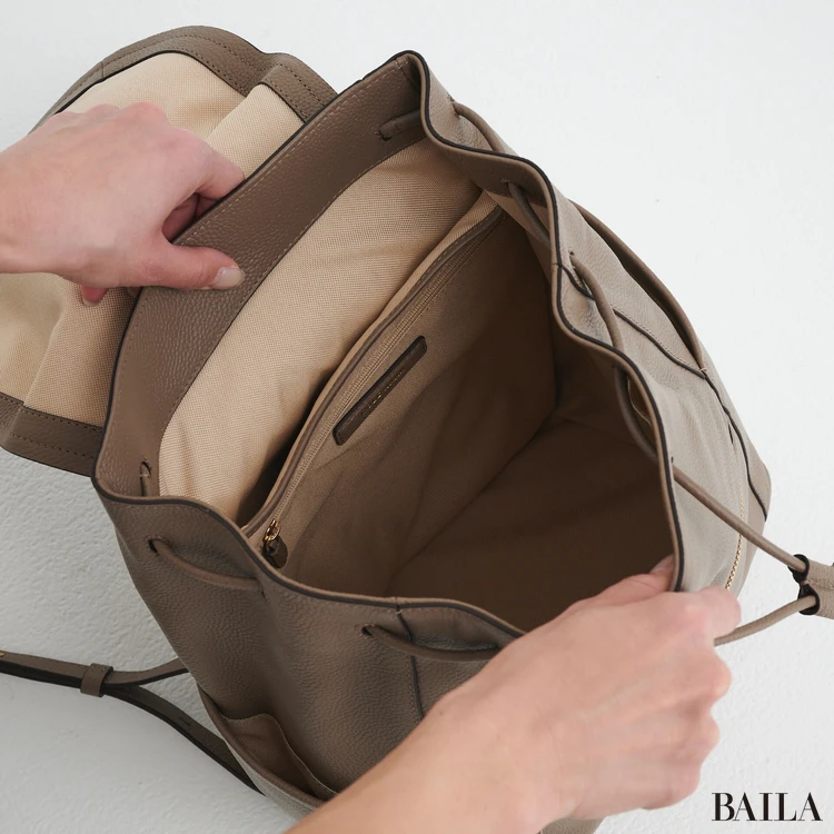 コール ハーン　リュック　内側