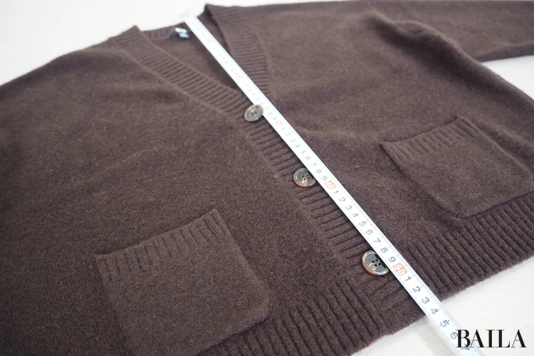 着丈：約54cm　身長162cm ユニクロ スフレヤーンショートカーディガン ダークブラウン Mサイズ 正面