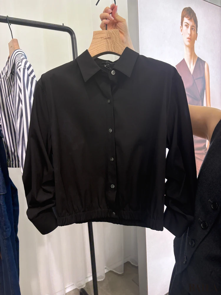 春夏のコレクションで人気だったクロップドシャツの秋バージョン