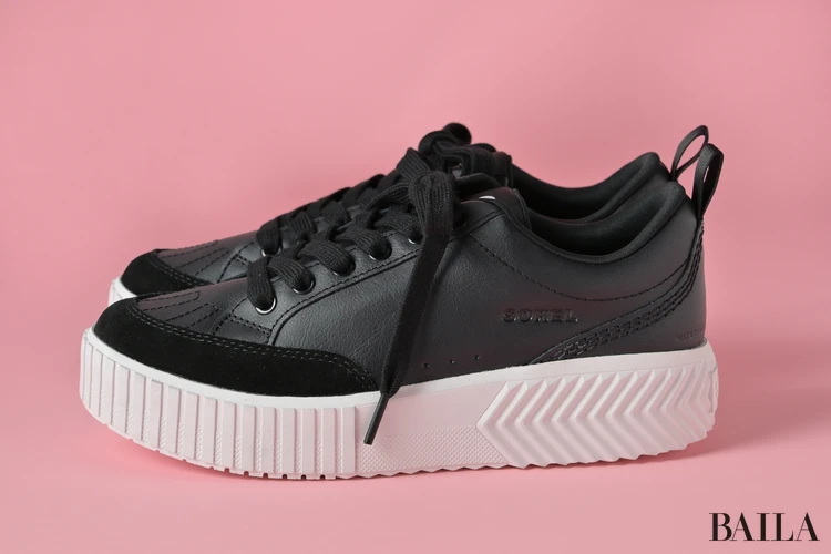 ソレル　厚底スニーカー　サイドから見た様子