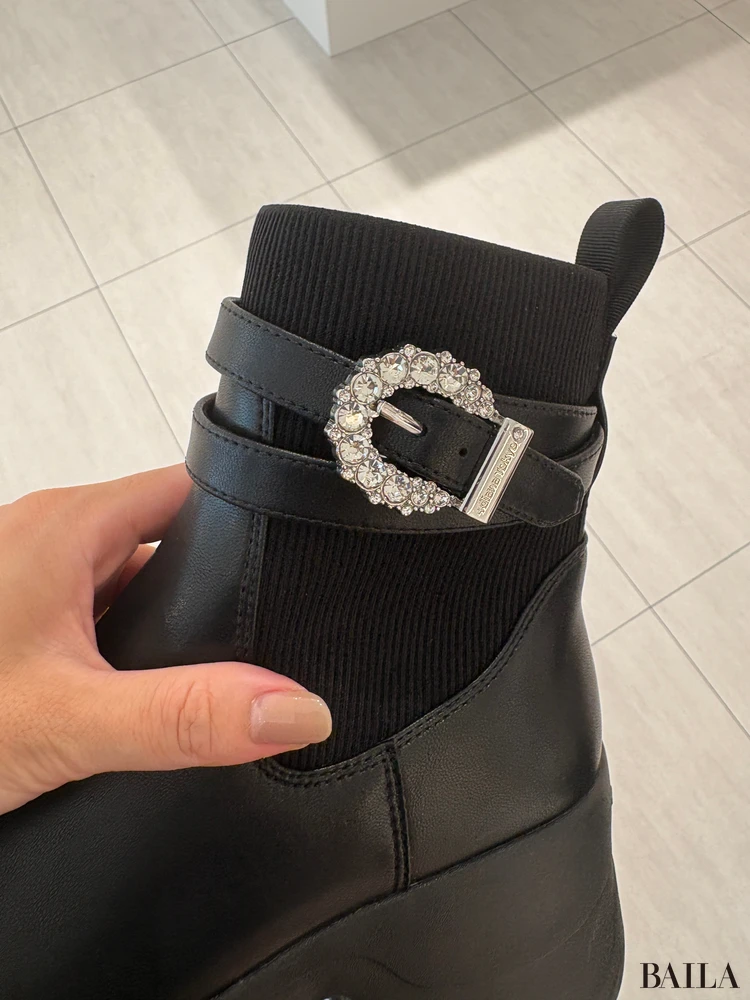 ダイアナのミドルブーツのビジュー