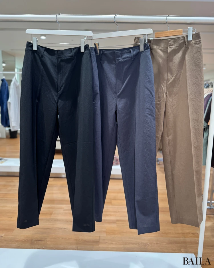 【UNIQLO（ユニクロ）コーデ７選】「オフィスカジュアル」の即戦力アイテム＆コーデ。カーディガン、ニット、パンツ…編集部、読者の試着レビューを参考に。_3
