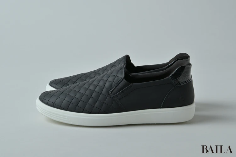 エコー　スリッポンスニーカー　サイドから見た様子