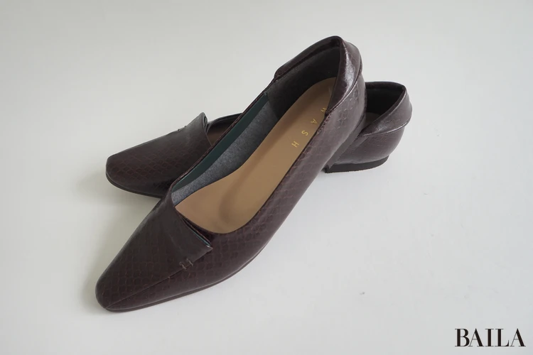 ワシントン靴店　きれい見えフラットシューズ　WASH　￥13200　ダークブラウン（スネーク）　Mサイズ　162cm