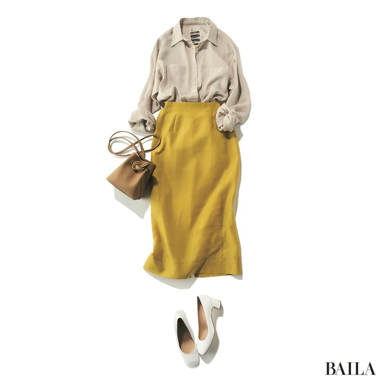 東京の予想最高気温は33℃。今日のコーデは?ビビッドなイエロースカートはシックなシャツでデイリーに引き寄せて【BAILA今日のコーデ】