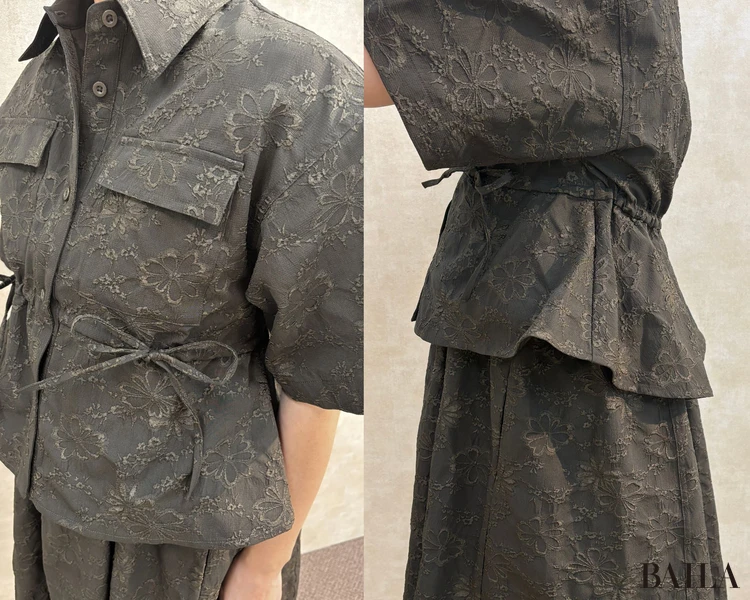 スモッキングワンピース￥4990・ユーティリティシャツ(5分袖)￥2990／GU×rokh（GU）