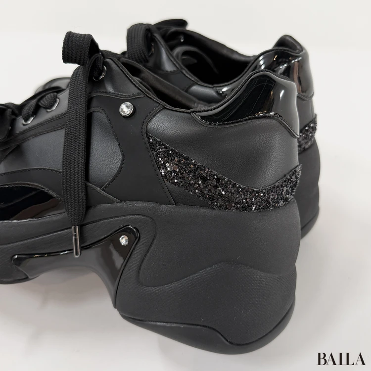 プラス ダイアナ　厚底スニーカー　バックスタイル