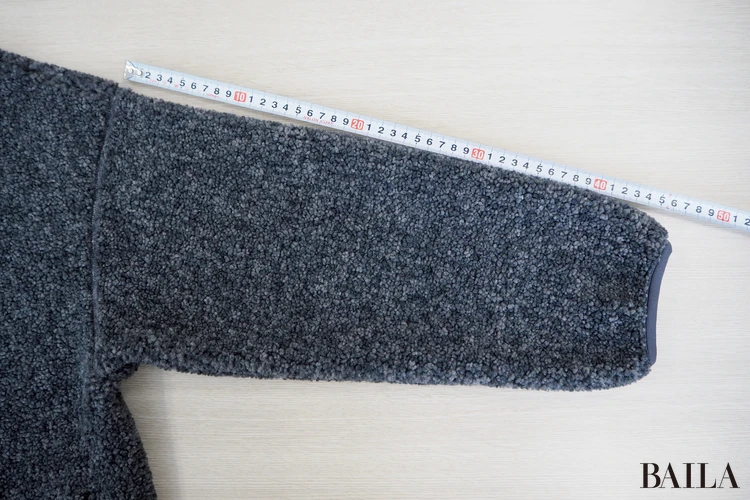 袖：約46cm　身長162cm ユニクロ ボアフリースリラックスカーディガン　ダークグレー　 Mサイズ 正面