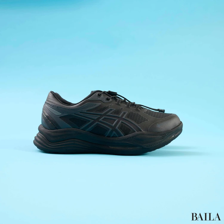 アシックスのスニーカー　歩きやすい　ゲルライドウォーク